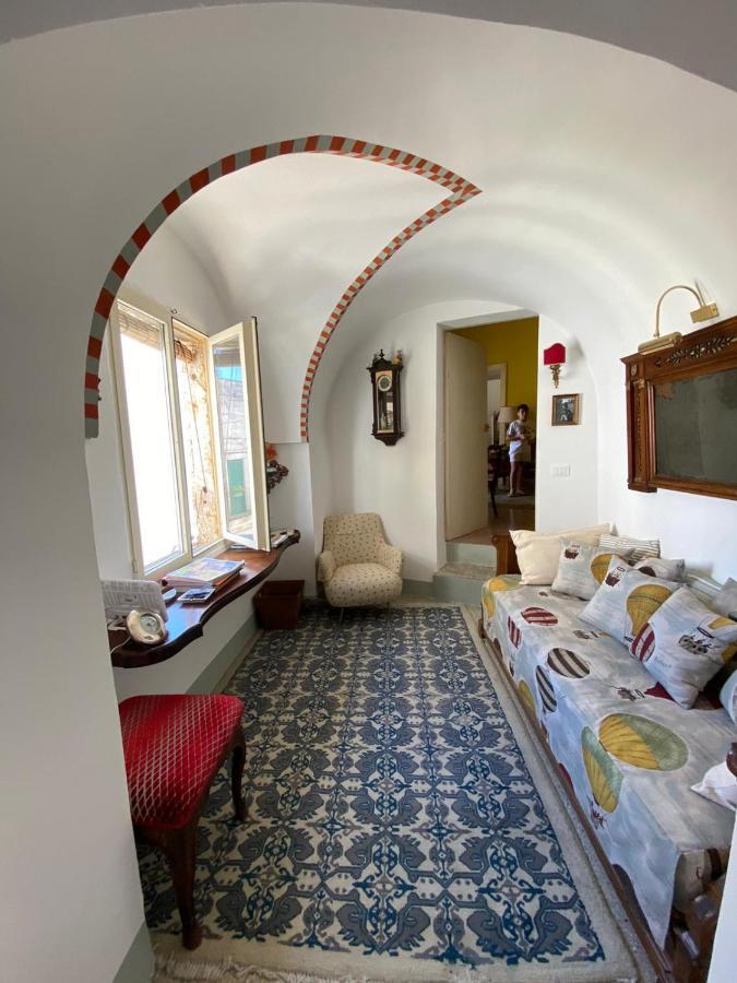 Bacchingham Villa อเลซซาโน ภายนอก รูปภาพ